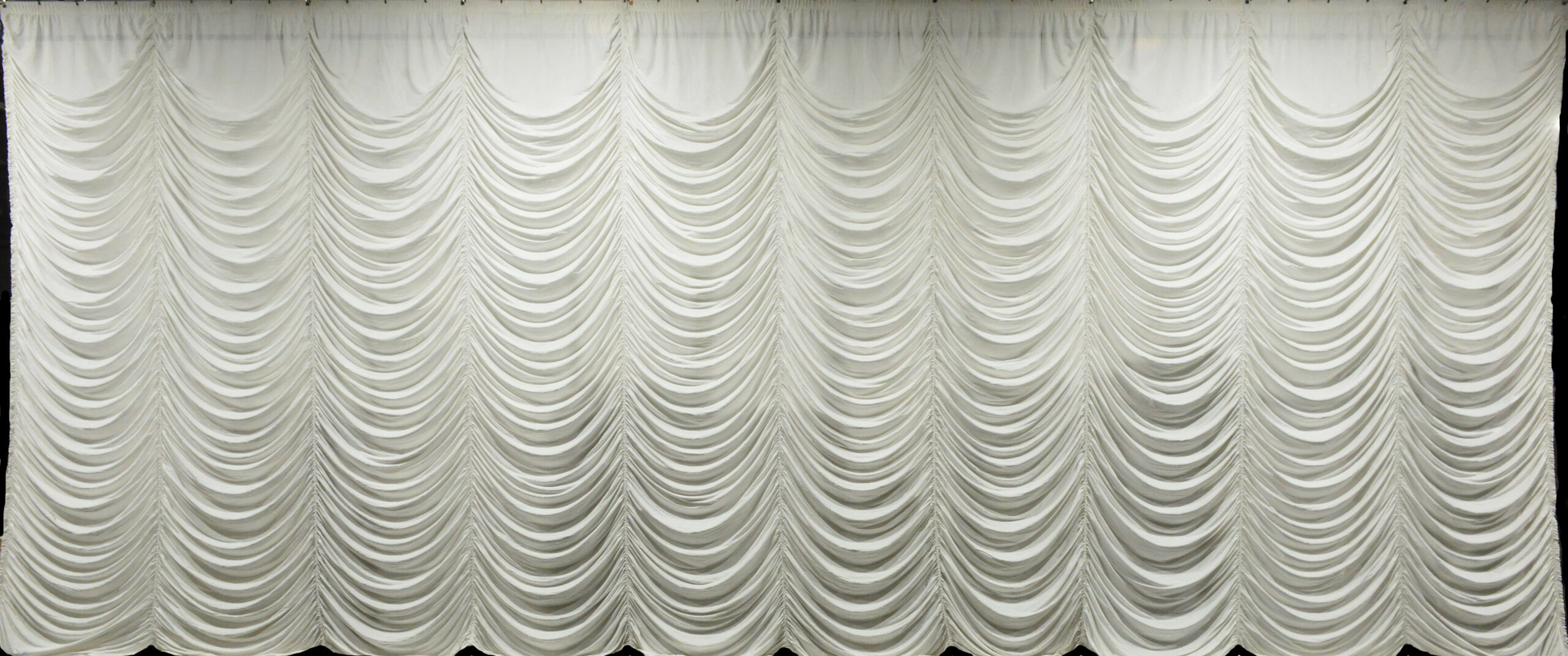 White Super Vel Austrian Puff Backdrop