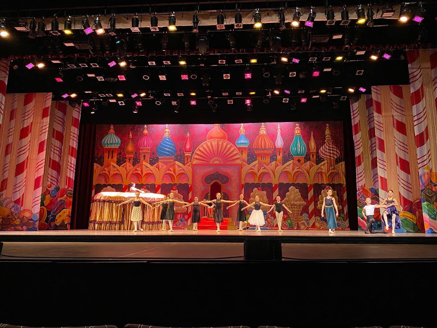 Kingdom of the Sweets with Candy Cane Leg set 1